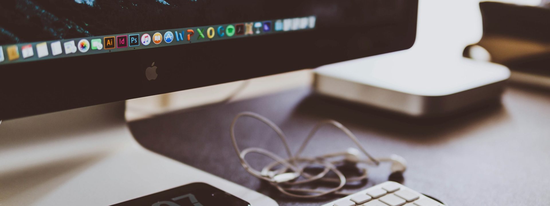 sabri-tuzcu-wkO0q0UTqc8-unsplash